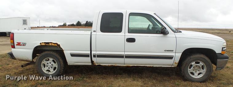 image for item DF2816 1999 Chevrolet Silverado 1500 Ext. Cab pickup truck