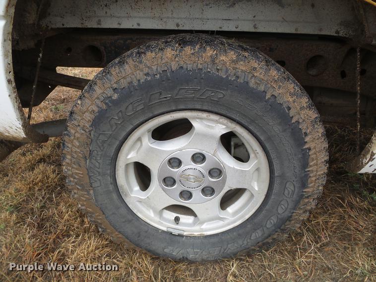 image for item DF2816 1999 Chevrolet Silverado 1500 Ext. Cab pickup truck