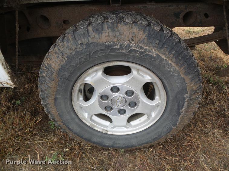 image for item DF2816 1999 Chevrolet Silverado 1500 Ext. Cab pickup truck