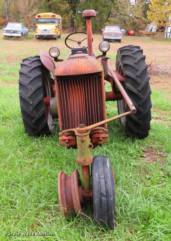 image for item DN9205 Case DC tractor