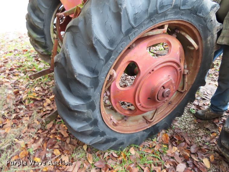 image for item DN9209 McCormick Farmall 504 tractor