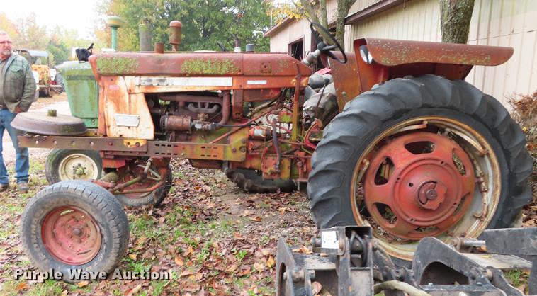 image for item DN9209 McCormick Farmall 504 tractor