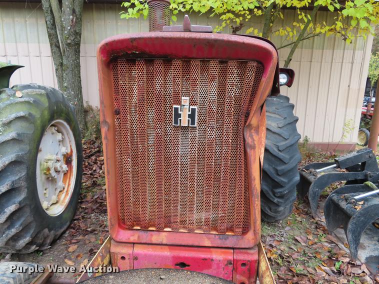 image for item DN9209 McCormick Farmall 504 tractor
