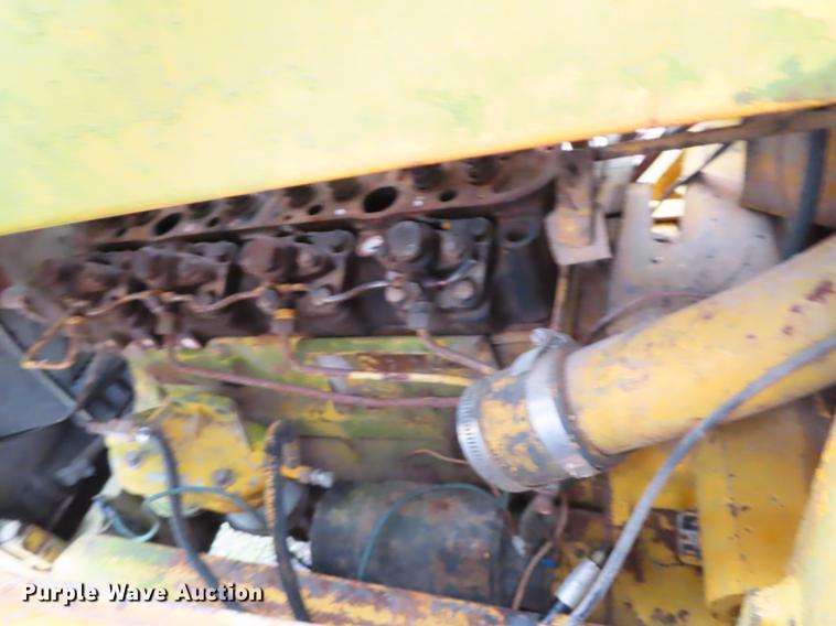 image for item DN9210 John Deere 2010 track loader