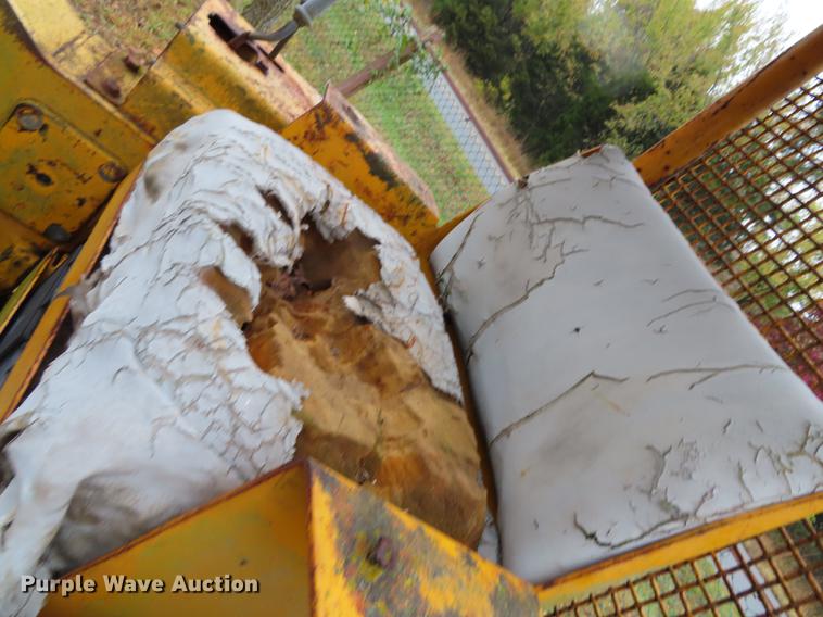 image for item DN9210 John Deere 2010 track loader