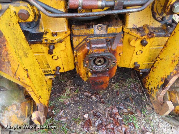 image for item DN9210 John Deere 2010 track loader