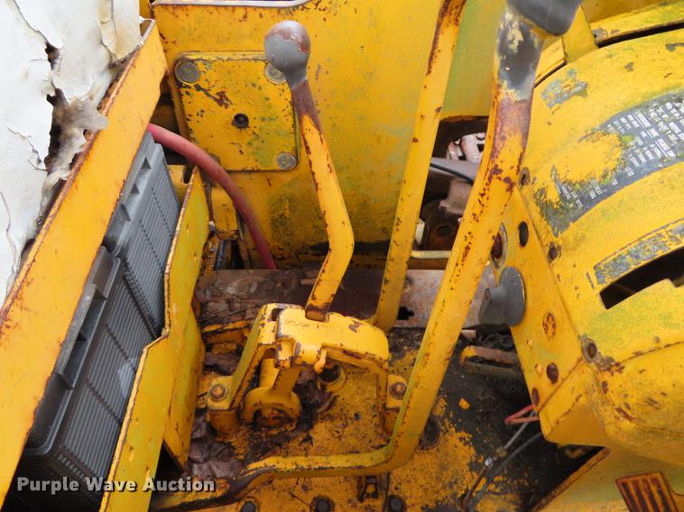 image for item DN9210 John Deere 2010 track loader