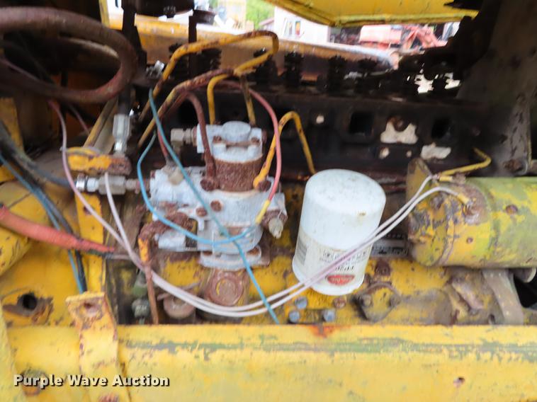 image for item DN9210 John Deere 2010 track loader