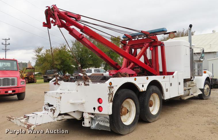 image for item DN9219 1982 Kenworth W900 wrecker truck