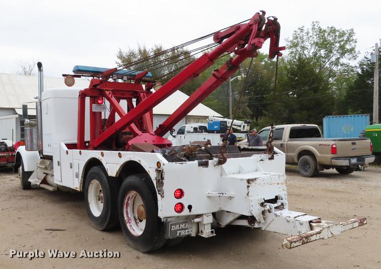 image for item DN9219 1982 Kenworth W900 wrecker truck