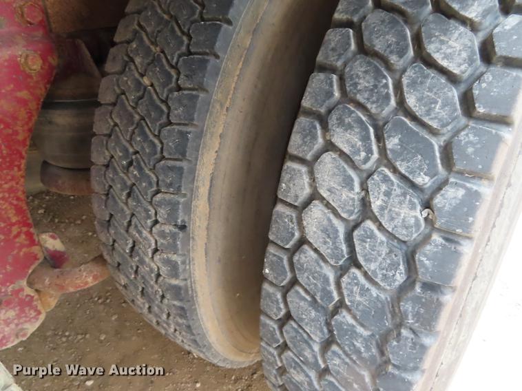 image for item DN9219 1982 Kenworth W900 wrecker truck