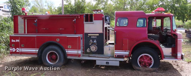 image for item DN9231 1987 Ford C8000 fire truck