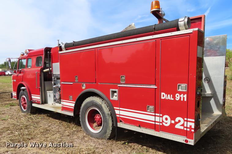image for item DN9231 1987 Ford C8000 fire truck