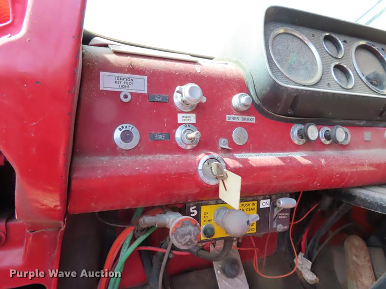image for item DN9231 1987 Ford C8000 fire truck