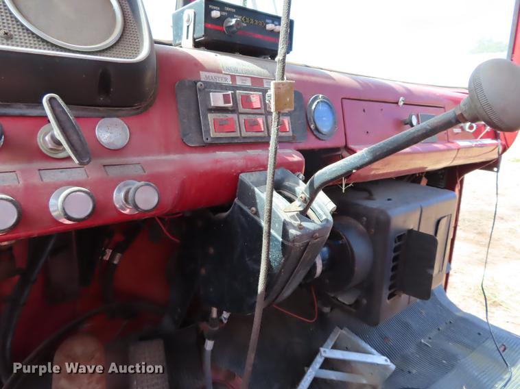 image for item DN9231 1987 Ford C8000 fire truck