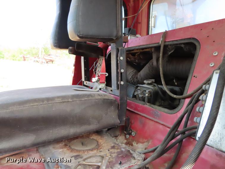 image for item DN9231 1987 Ford C8000 fire truck