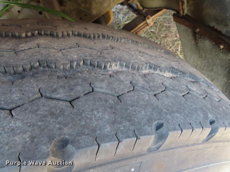 image for item DN9231 1987 Ford C8000 fire truck