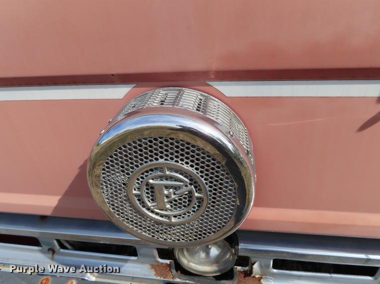 image for item DN9231 1987 Ford C8000 fire truck