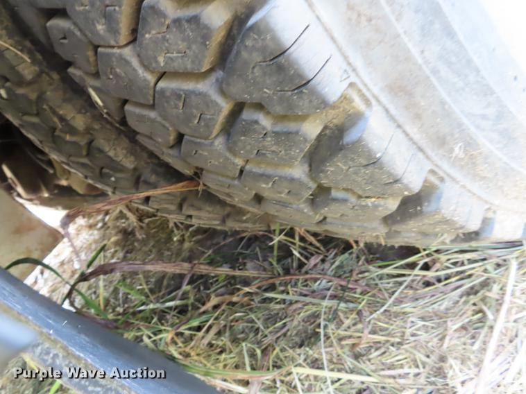 image for item DN9231 1987 Ford C8000 fire truck