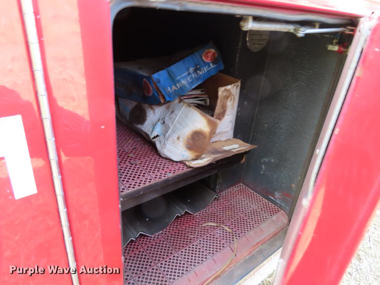 image for item DN9231 1987 Ford C8000 fire truck