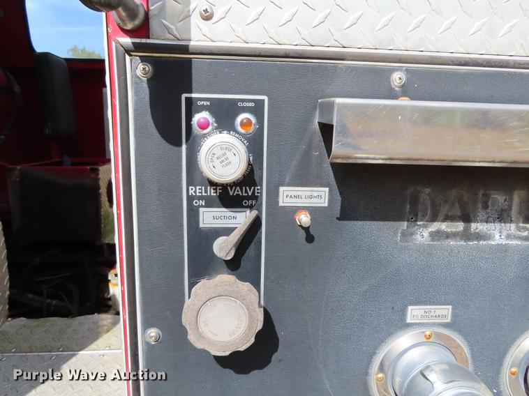 image for item DN9231 1987 Ford C8000 fire truck