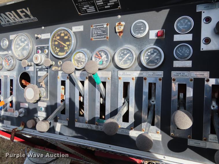 image for item DN9231 1987 Ford C8000 fire truck