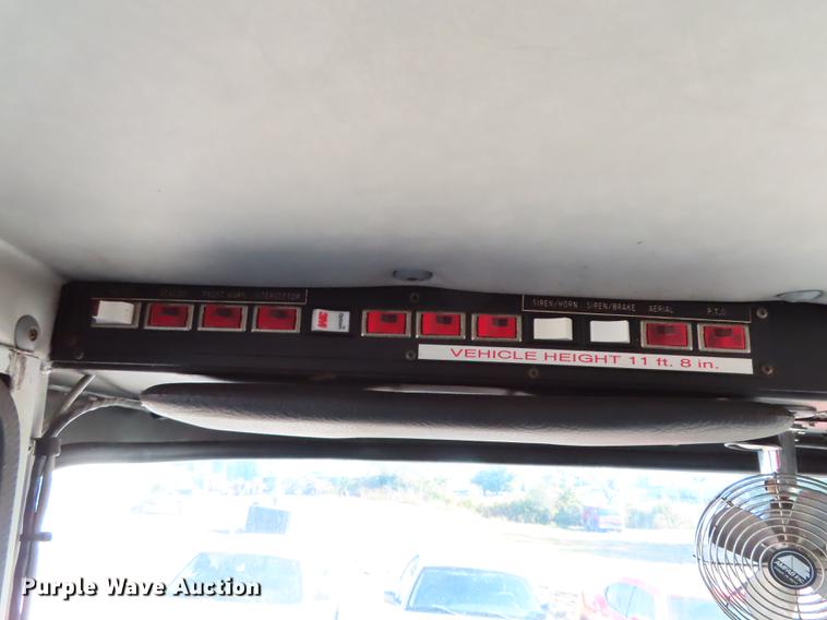 image for item DN9233 1993 Smeal fire truck