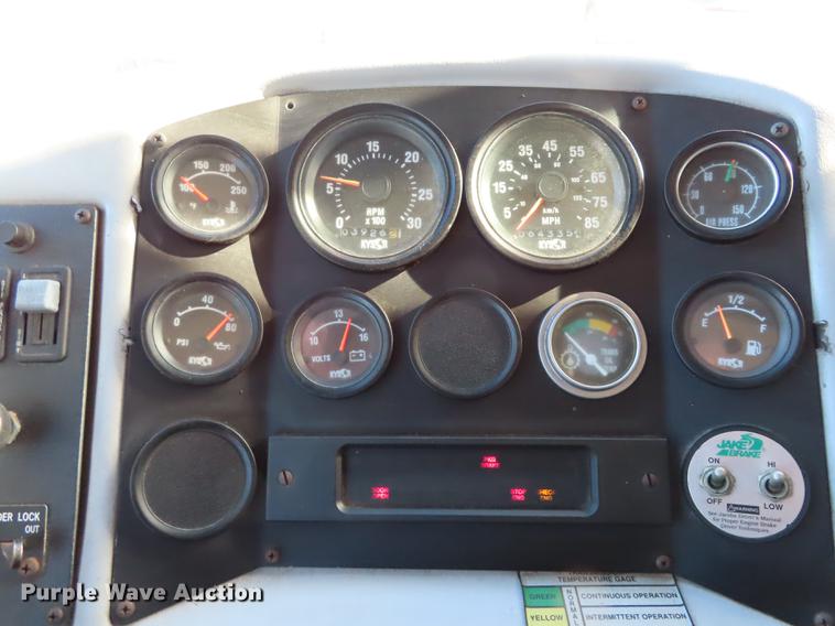 image for item DN9233 1993 Smeal fire truck