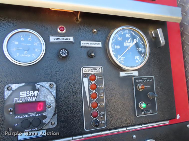 image for item DN9233 1993 Smeal fire truck