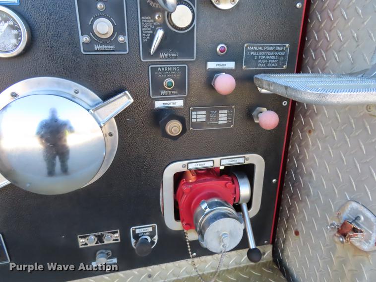 image for item DN9233 1993 Smeal fire truck