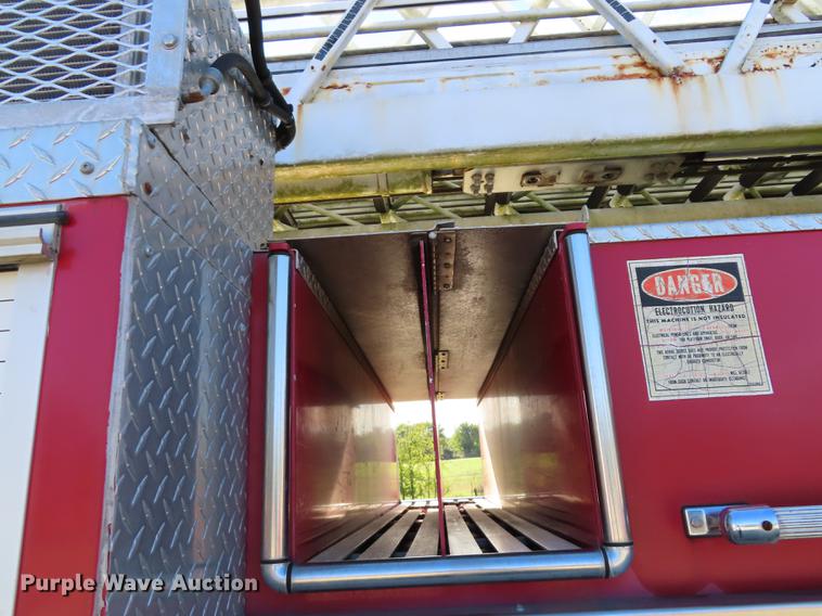 image for item DN9233 1993 Smeal fire truck