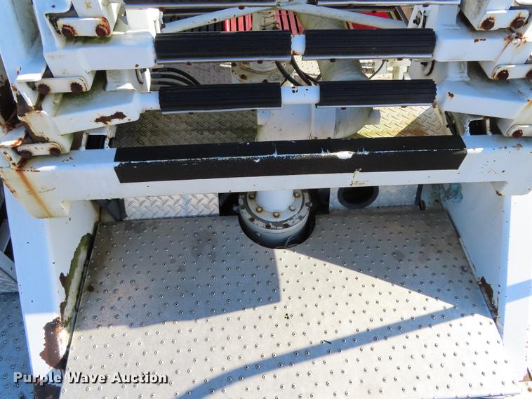 image for item DN9233 1993 Smeal fire truck