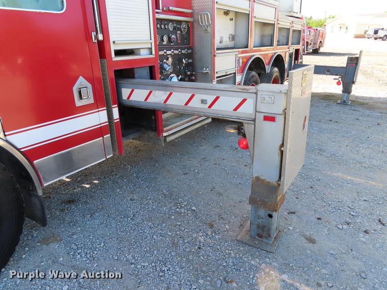 image for item DN9233 1993 Smeal fire truck