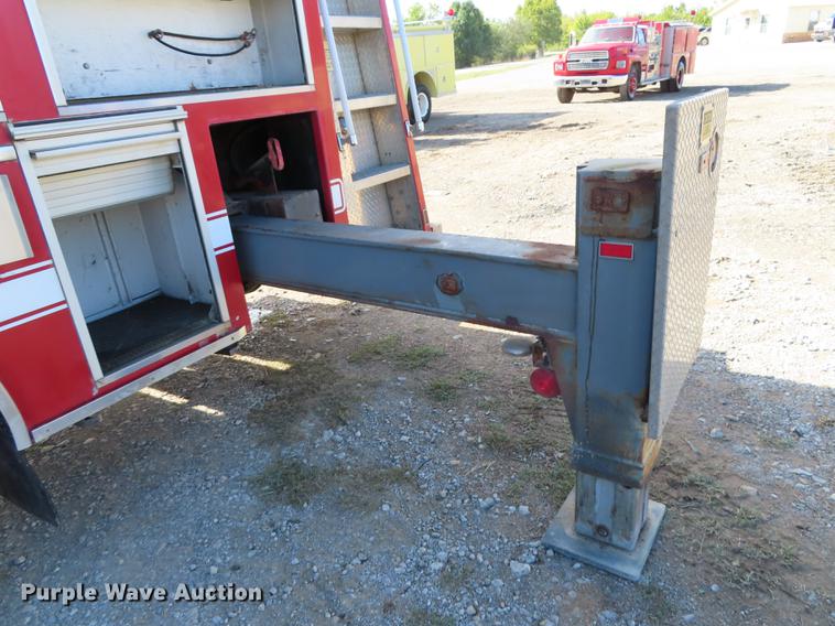 image for item DN9233 1993 Smeal fire truck