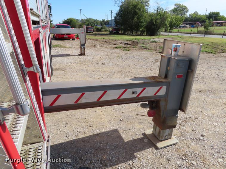 image for item DN9233 1993 Smeal fire truck