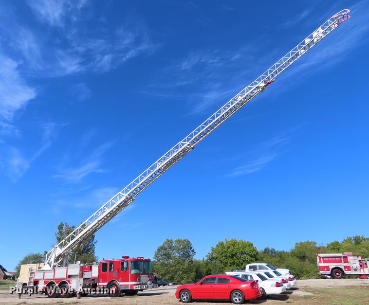 image for item DN9233 1993 Smeal fire truck
