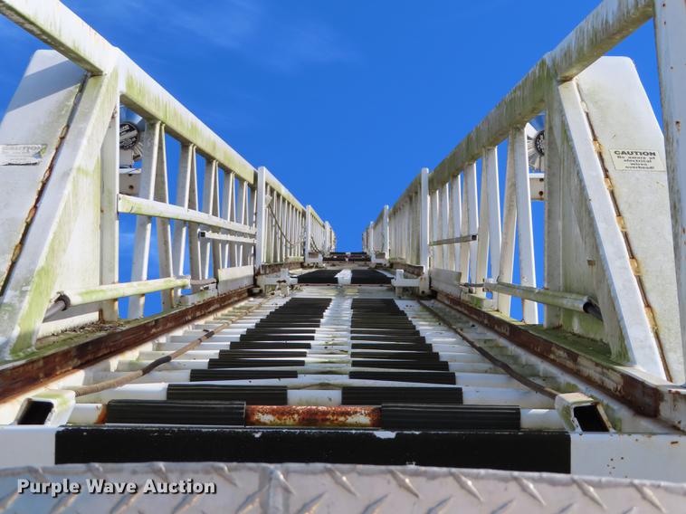 image for item DN9233 1993 Smeal fire truck