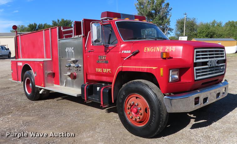 image for item DN9234 1988 Ford F800 fire truck