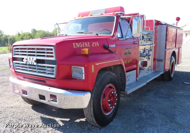 image for item DN9234 1988 Ford F800 fire truck