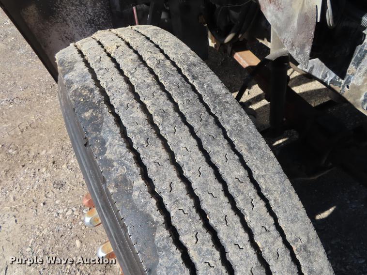 image for item DN9234 1988 Ford F800 fire truck