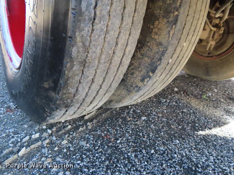 image for item DN9234 1988 Ford F800 fire truck