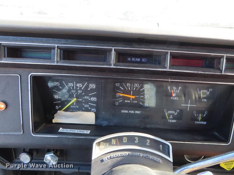 image for item DN9234 1988 Ford F800 fire truck