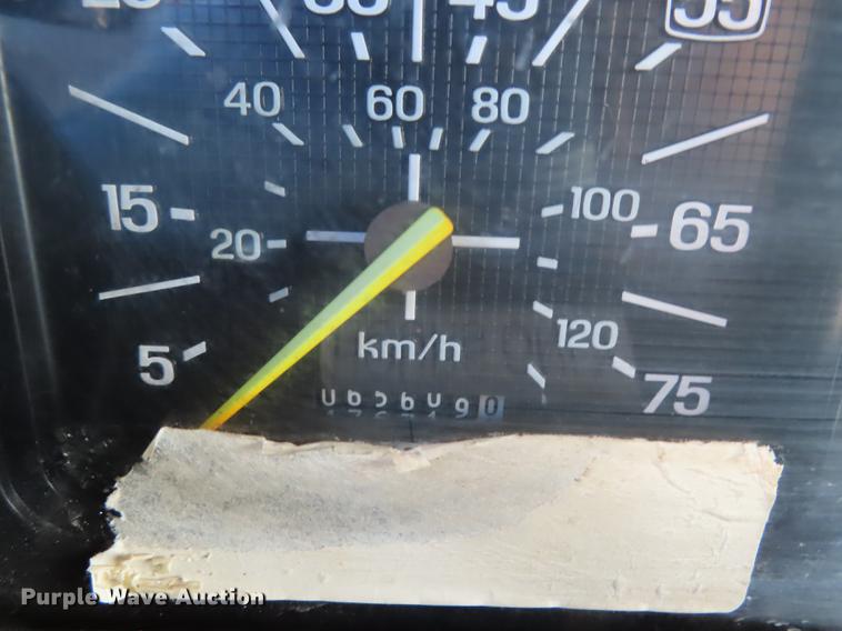 image for item DN9234 1988 Ford F800 fire truck