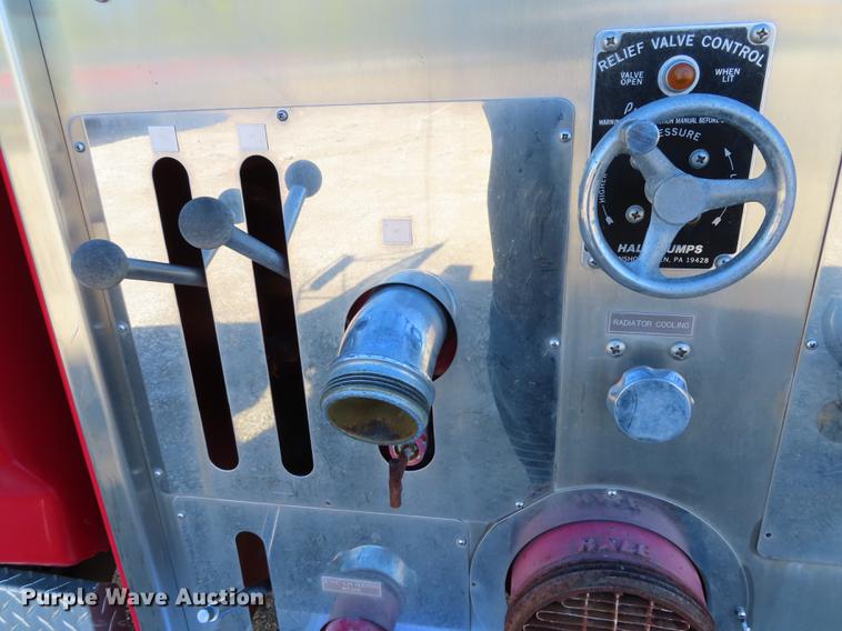 image for item DN9234 1988 Ford F800 fire truck