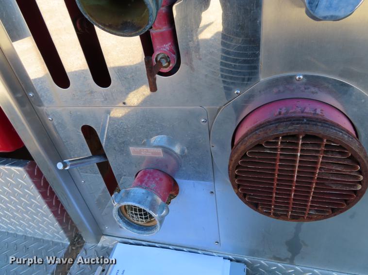 image for item DN9234 1988 Ford F800 fire truck