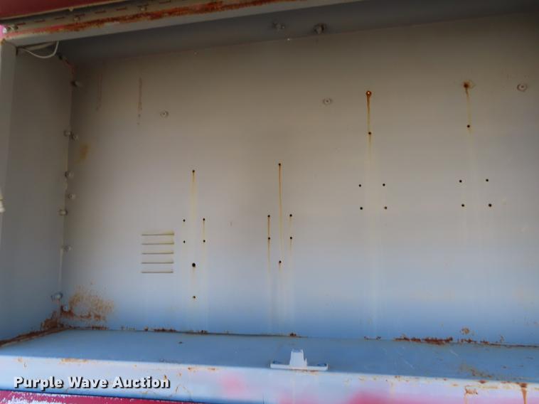 image for item DN9234 1988 Ford F800 fire truck