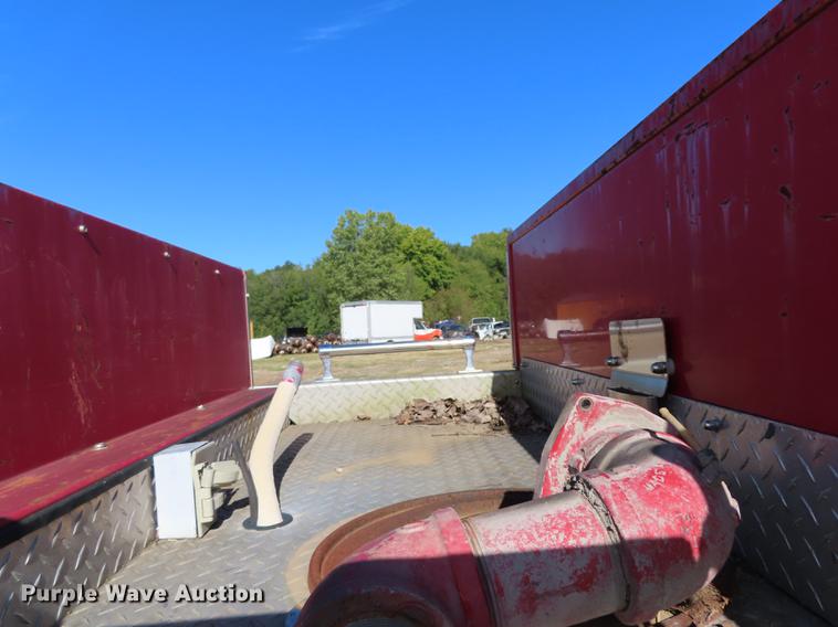 image for item DN9234 1988 Ford F800 fire truck