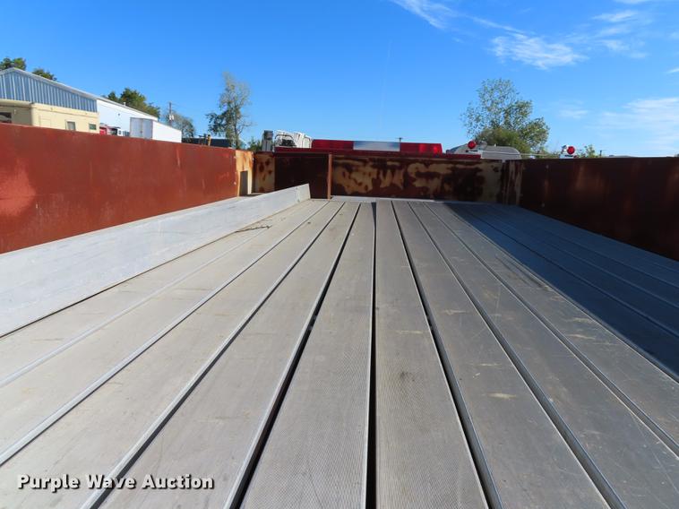 image for item DN9234 1988 Ford F800 fire truck