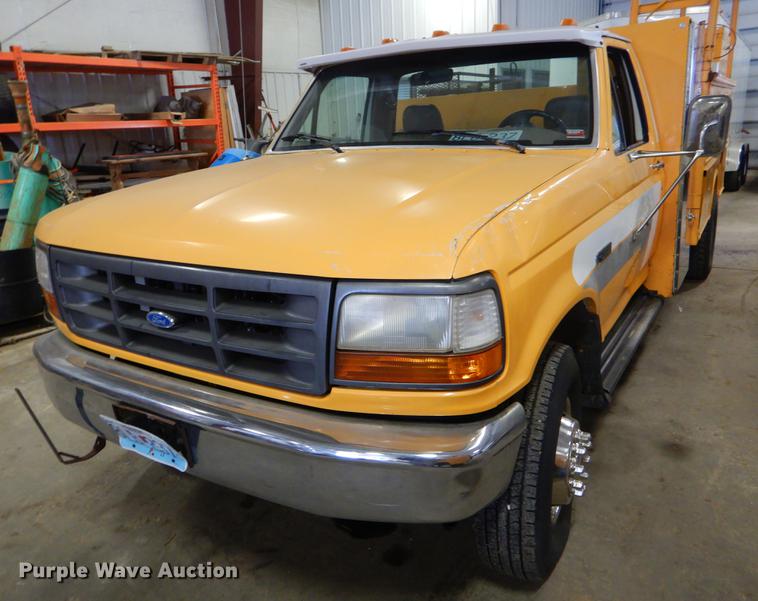image for item DN9237 1994 Ford F450 Super Duty utility truck