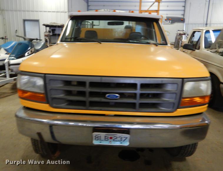 image for item DN9237 1994 Ford F450 Super Duty utility truck